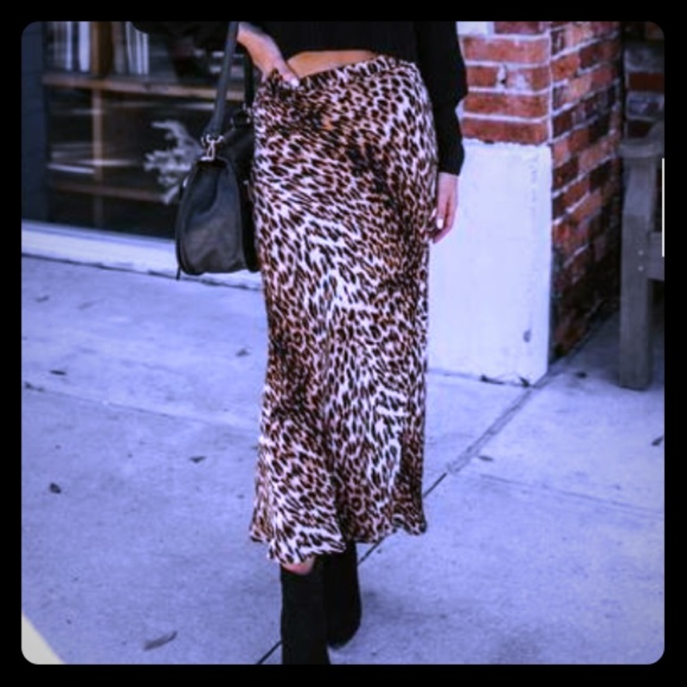 Leopard midi skirt